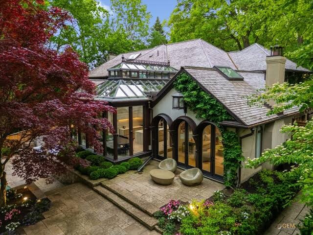 A 4 Bedroom Modern House for Sale
